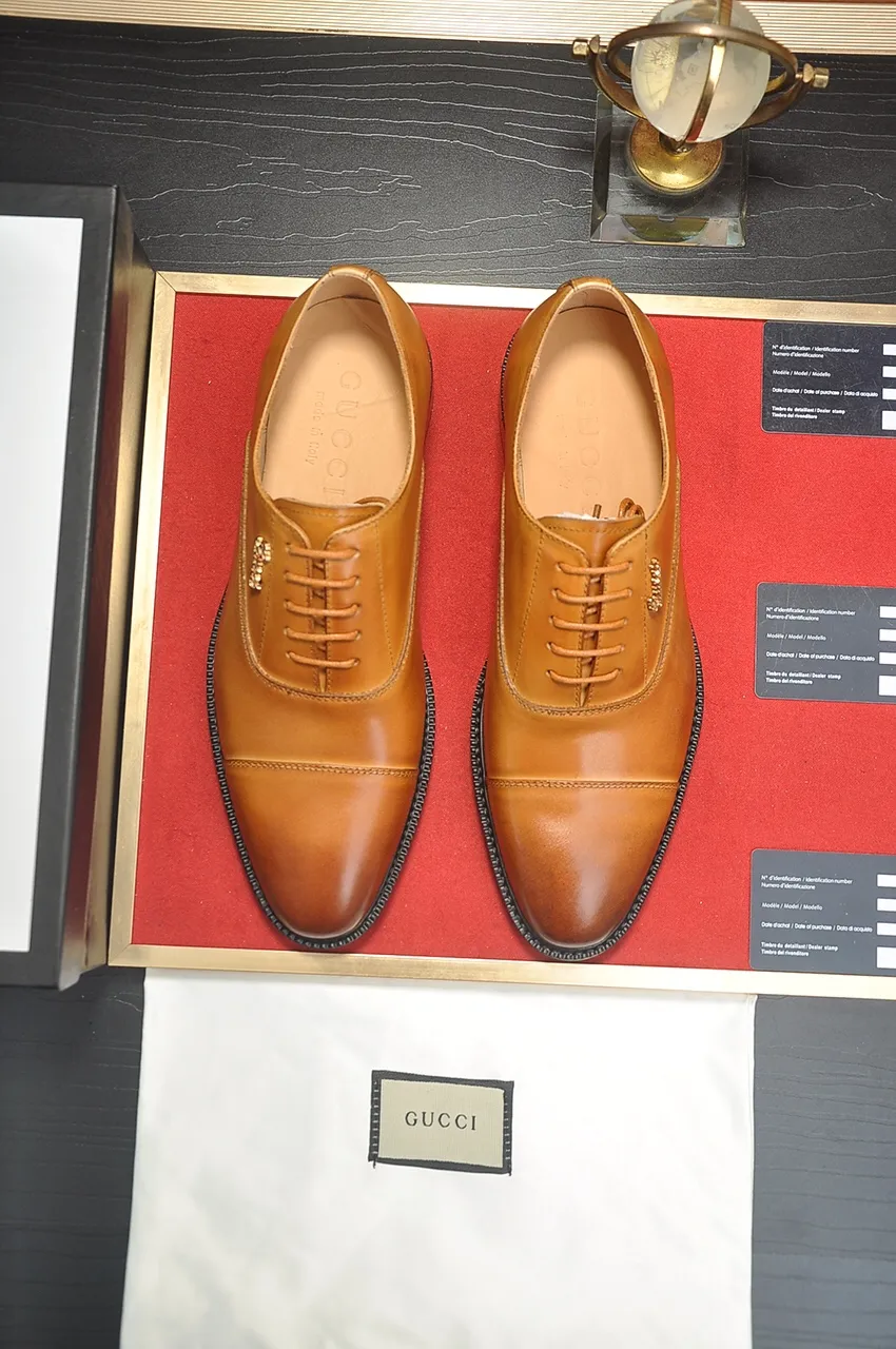 Men's shoes💰500💶Italy's top luxury men's shoe giant (GUCCI) (Gucci) (full cowhide lining) new arrival🍃Original European style🔰 Pleasant to the eye😍In order to make the shoes more durable and non-deformable🌀The production continues to follow traditional methods but there is still no lack of innovation💪Choose original sheepskin for the leather♻️ Smooth and natural And extra bright ⭐Made of imported cowhide, the first choice of rich people 38-45 (45 customized)